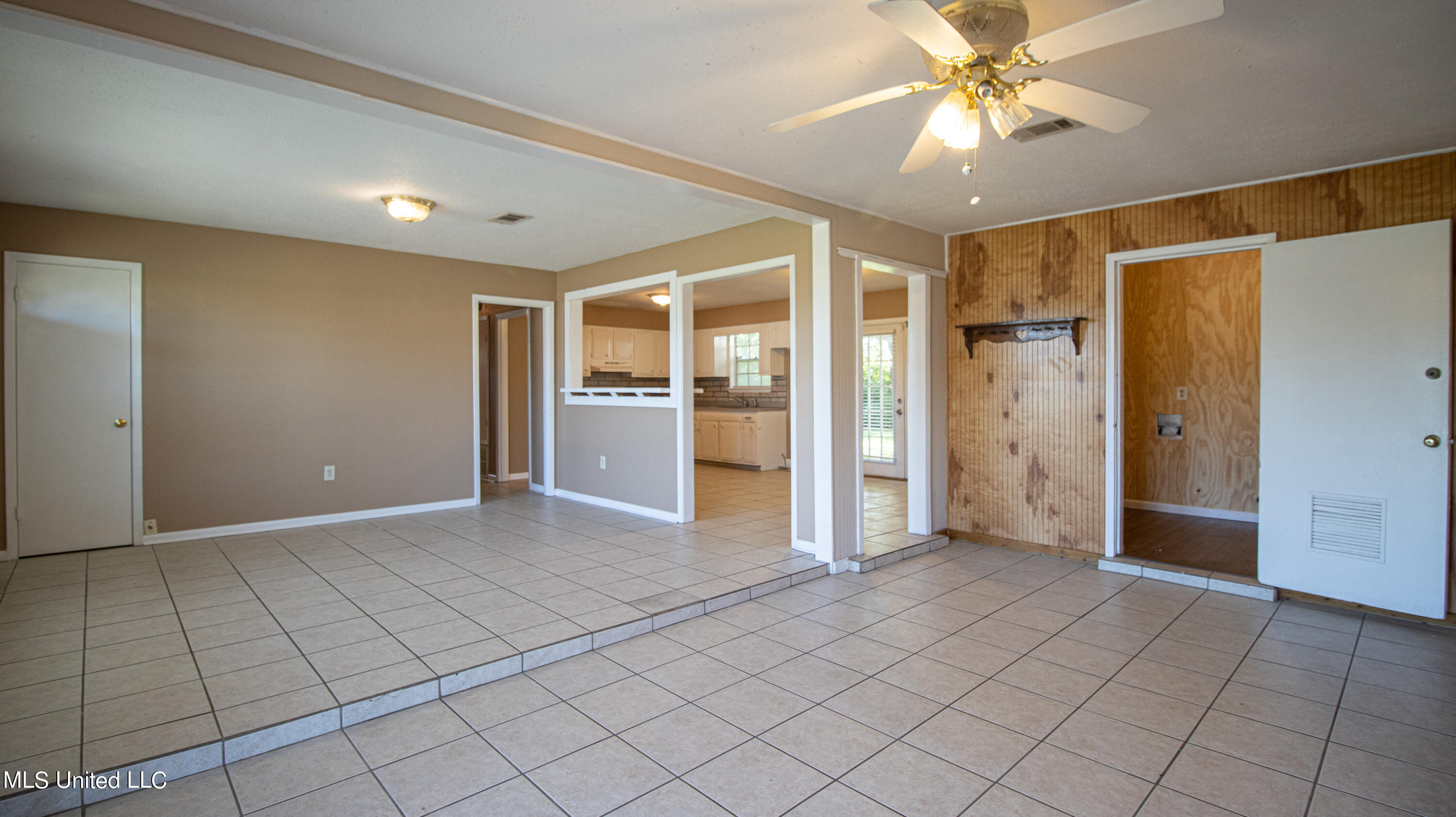 12271 Dedeaux Road Gulfport, MS 39503 - Photo 3 of 15 Dedeaux-1001