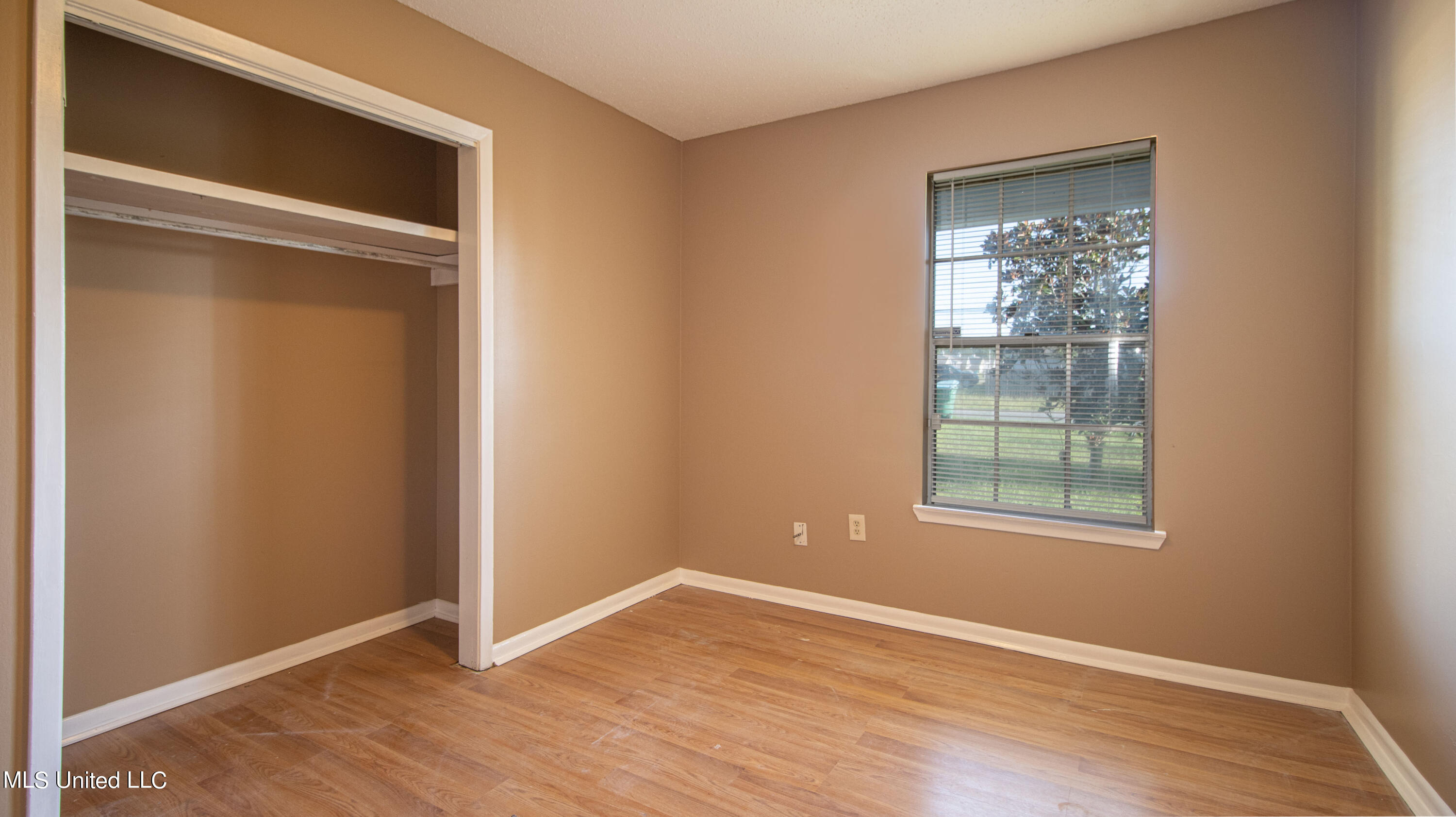12271 Dedeaux Road Gulfport, MS 39503 - Photo 8 of 15 Dedeaux-1008