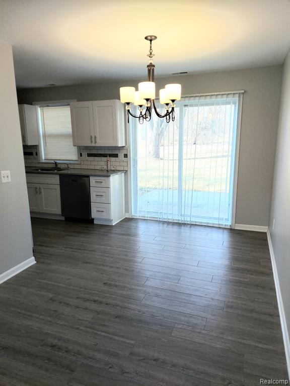 3934 Pontiac Lake Road Waterford, MI 48328 - Photo 5 of 14 Gallery Image 5