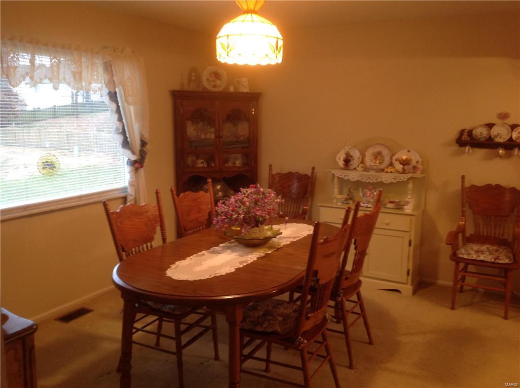 559 Spring Glen Drive Ballwin, MO 63021 - Photo 6 of 20 Gallery Image 6