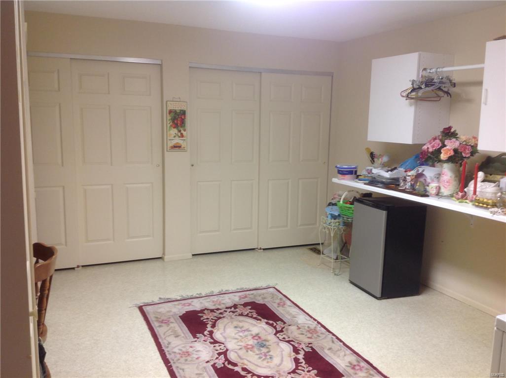 559 Spring Glen Drive Ballwin, MO 63021 - Photo 9 of 20 Gallery Image 9