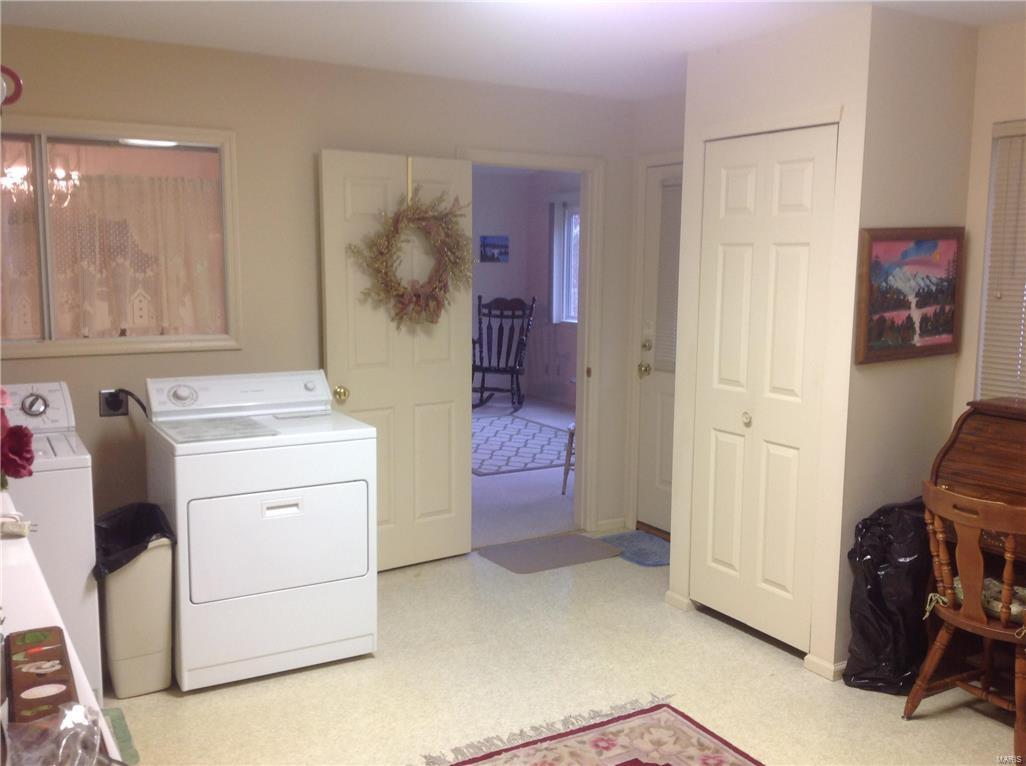 559 Spring Glen Drive Ballwin, MO 63021 - Photo 10 of 20 Gallery Image 10