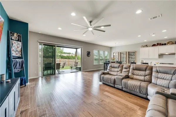 $2,600 | 305 Wagon Spoke Way, Liberty Hill, TX 78642