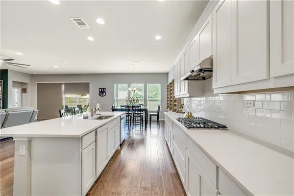 $2,600 | 305 Wagon Spoke Way, Liberty Hill, TX 78642