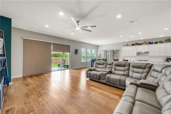 $2,600 | 305 Wagon Spoke Way, Liberty Hill, TX 78642