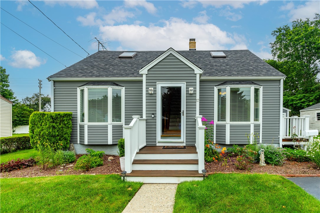 17 King Road Middletown, RI 02842 - Photo 1 of 46