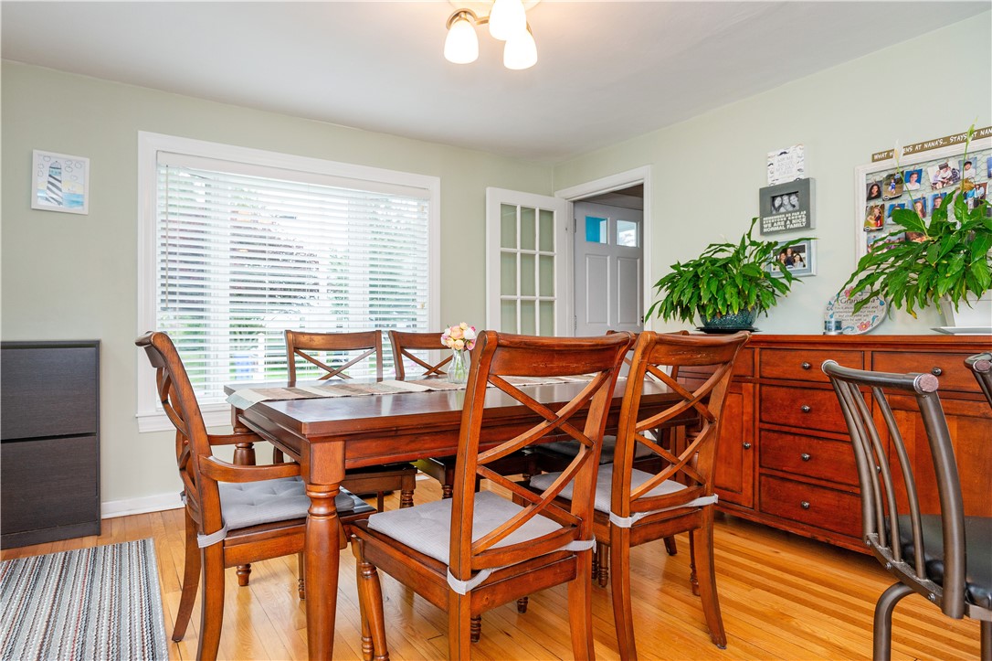 17 King Road Middletown, RI 02842 - Photo 11 of 46