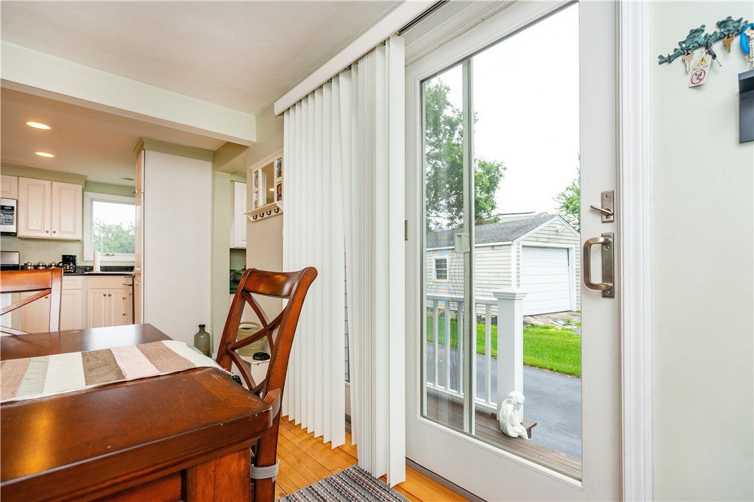 17 King Road Middletown, RI 02842 - Photo 12 of 46