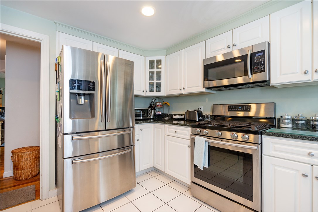 17 King Road Middletown, RI 02842 - Photo 17 of 46