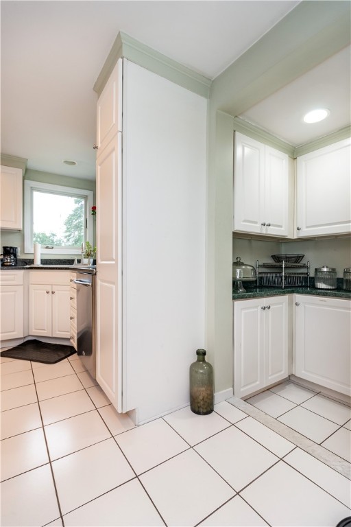 17 King Road Middletown, RI 02842 - Photo 19 of 46