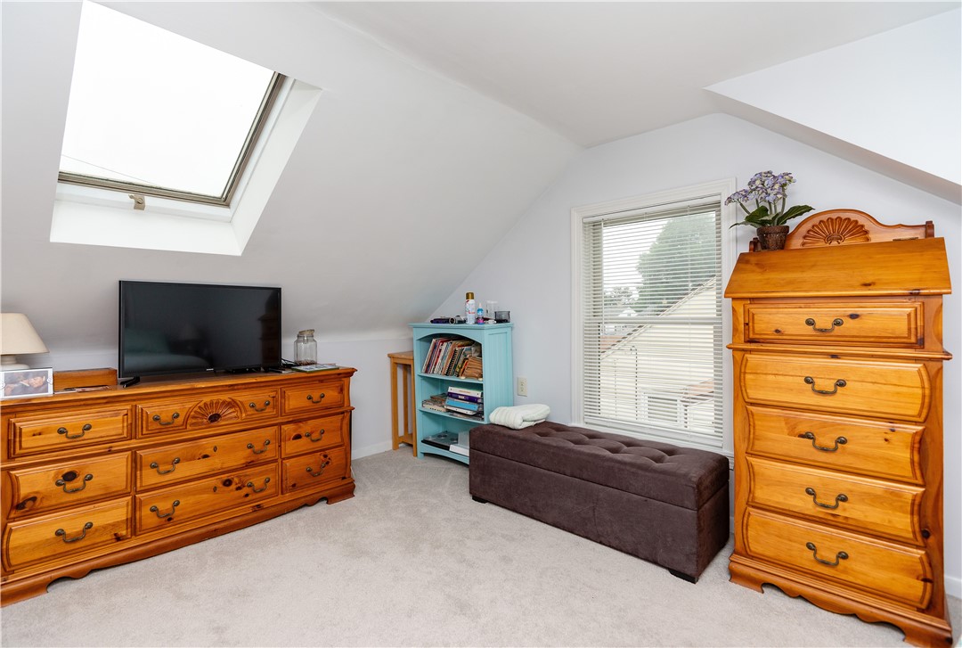 17 King Road Middletown, RI 02842 - Photo 32 of 46