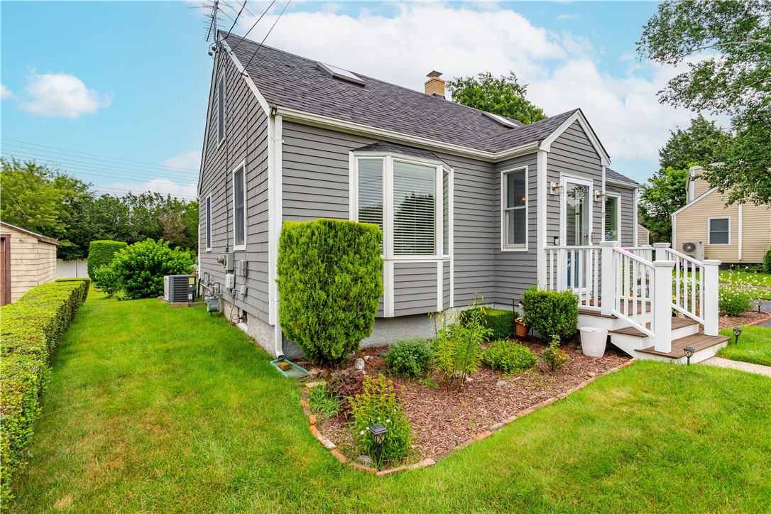 17 King Road Middletown, RI 02842 - Photo 40 of 46