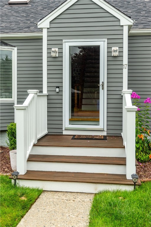 17 King Road Middletown, RI 02842 - Photo 5 of 46