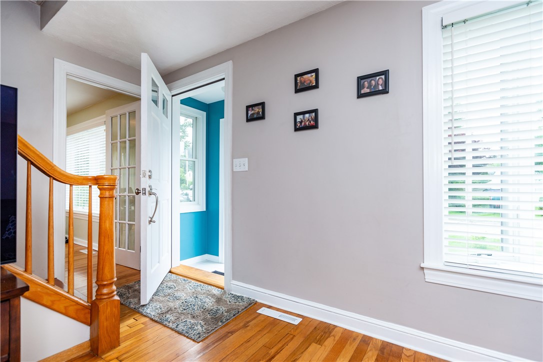 17 King Road Middletown, RI 02842 - Photo 6 of 46