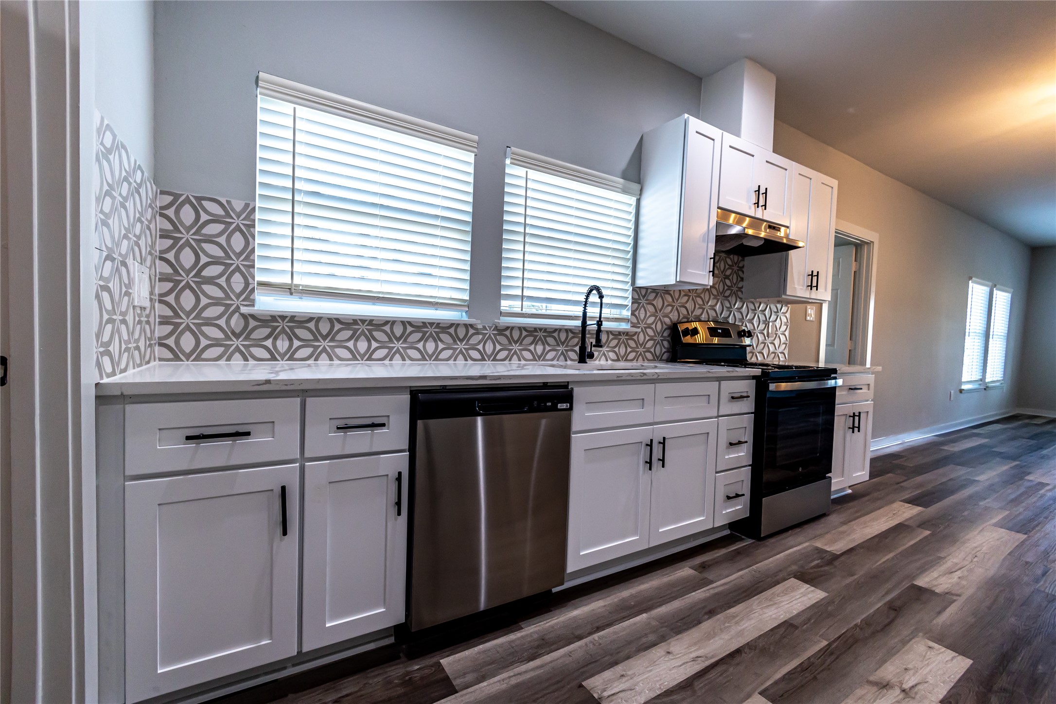 102 Marsden Street, Unit 4 Houston, TX 77011 - Photo 18 of 32