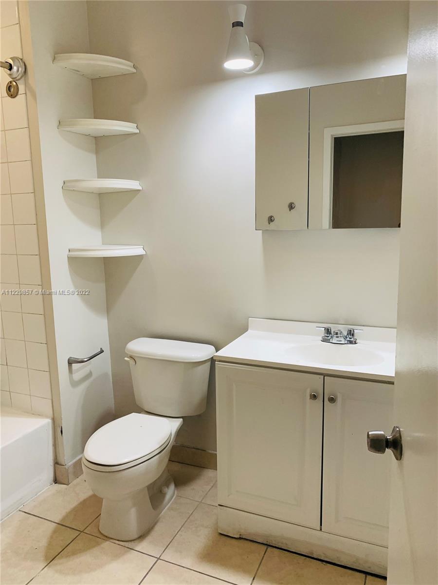 2001 Biscayne Boulevard, Unit 3205 Miami, FL 33137 - Photo 4 of 9