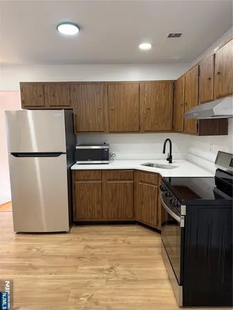 $2,100 | 15 College Drive, Unit 15, Edison, NJ 08817