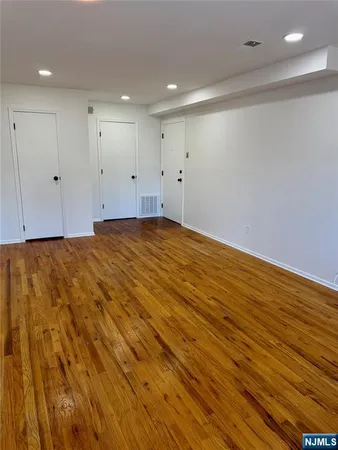 $2,100 | 15 College Drive, Unit 15, Edison, NJ 08817