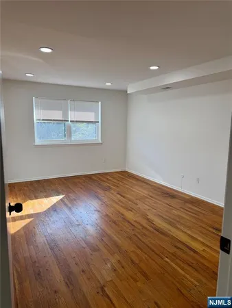 $2,100 | 15 College Drive, Unit 15, Edison, NJ 08817