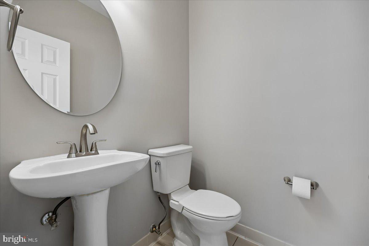 21712 Slidell Road Boyds, MD 20841 - Photo 15 of 32 powder room
