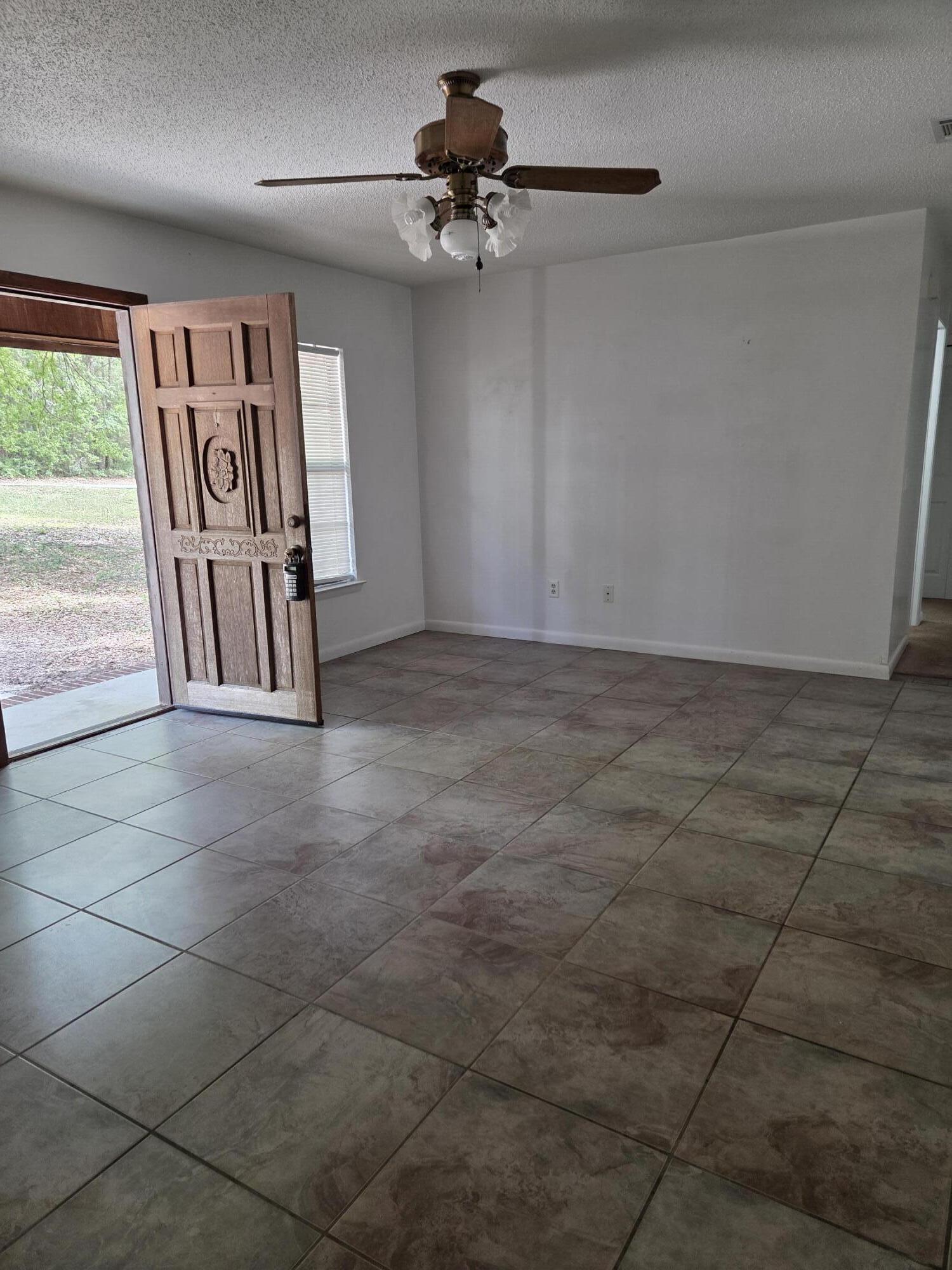 170 Ridge Lake Road Crestview, FL 32536 - Photo 2 of 12 20260408_134918 (1)