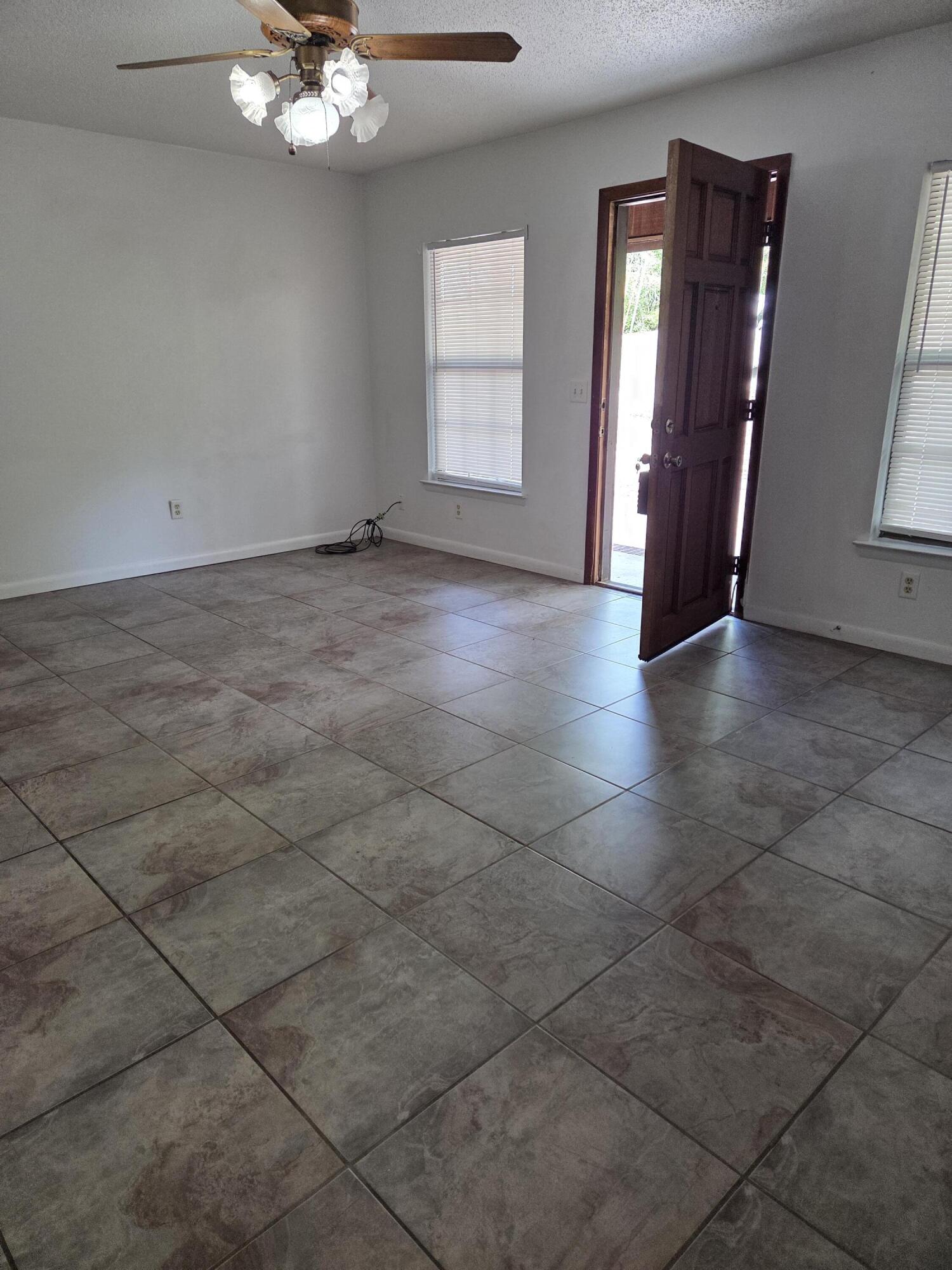 170 Ridge Lake Road Crestview, FL 32536 - Photo 3 of 12 20260408_135122 (1)