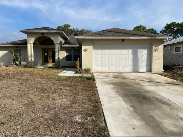 $1,800 | 2614 Carol Place, Lehigh Acres, FL 33971