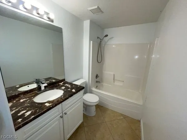 $1,800 | 2614 Carol Place, Lehigh Acres, FL 33971