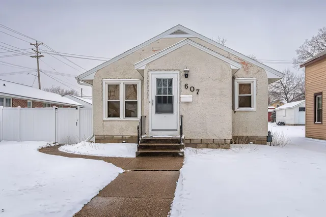 $215,000 | 607 Liberty Street, La Crosse, WI 54603