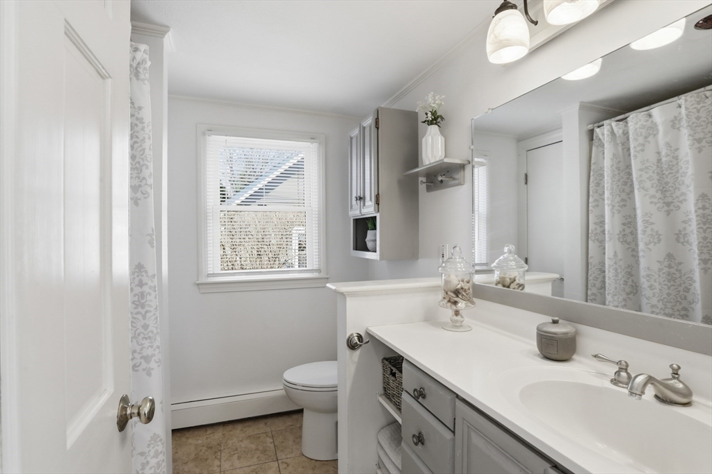 49 Pleasant Street Manchester, MA 01944 - Photo 15 of 34