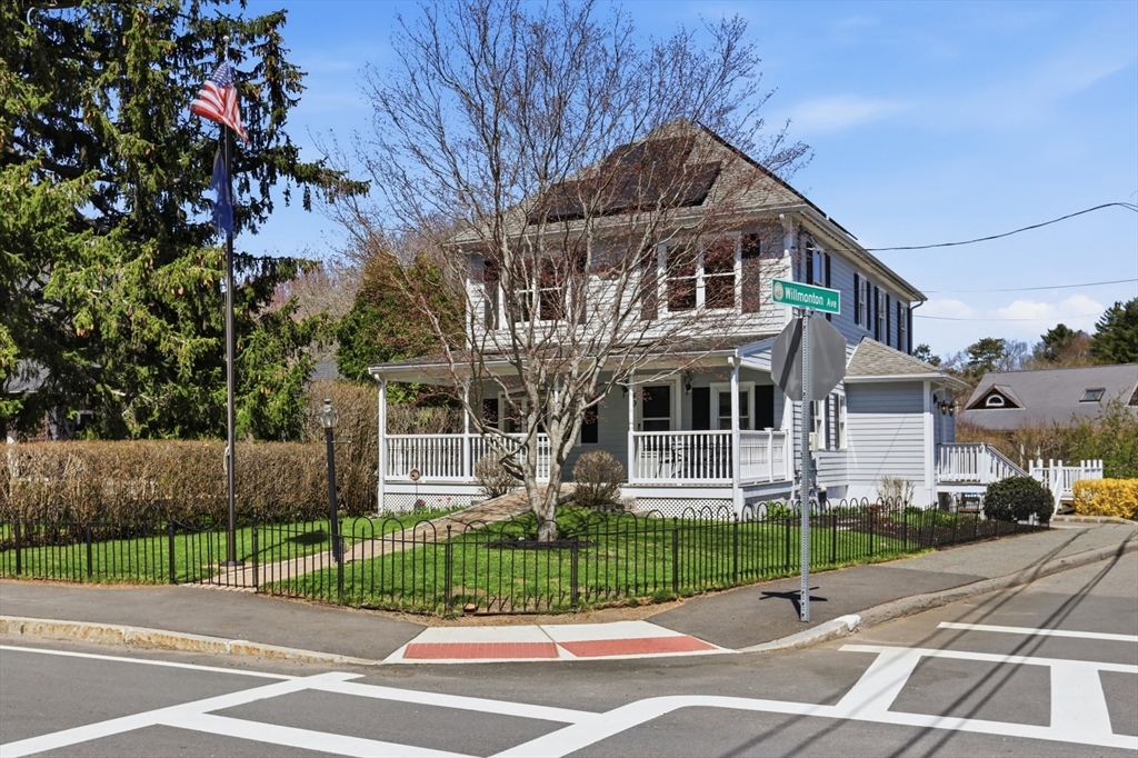 49 Pleasant Street Manchester, MA 01944 - Photo 3 of 34
