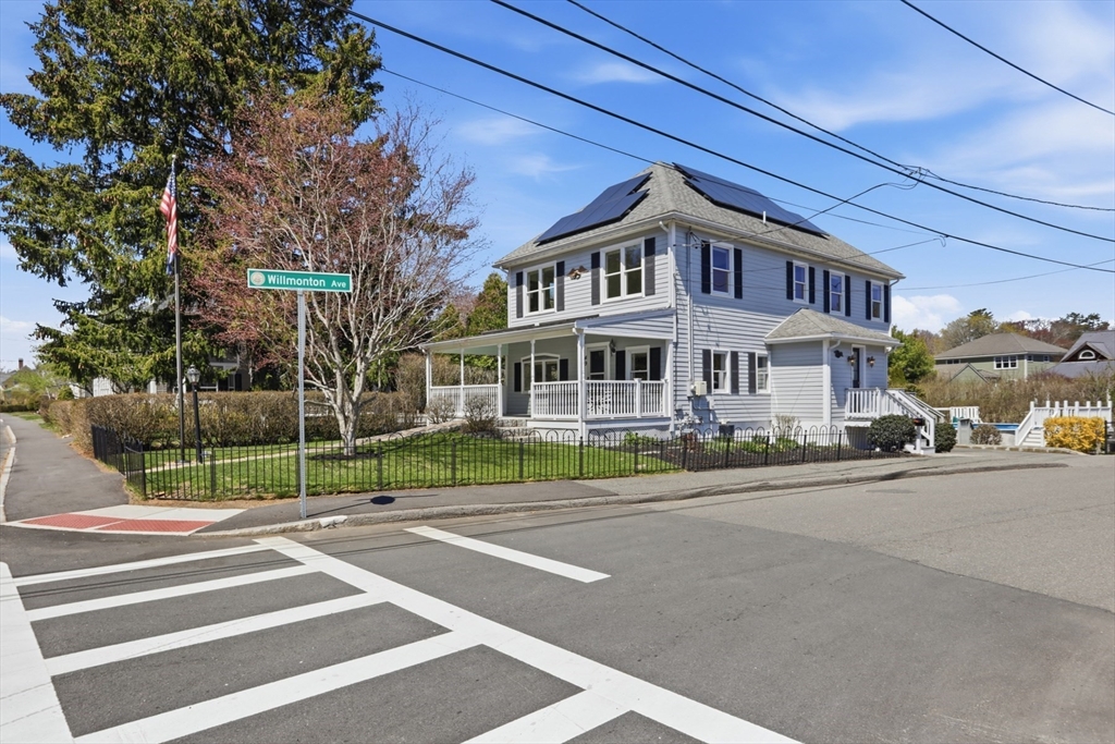 49 Pleasant Street Manchester, MA 01944 - Photo 4 of 34