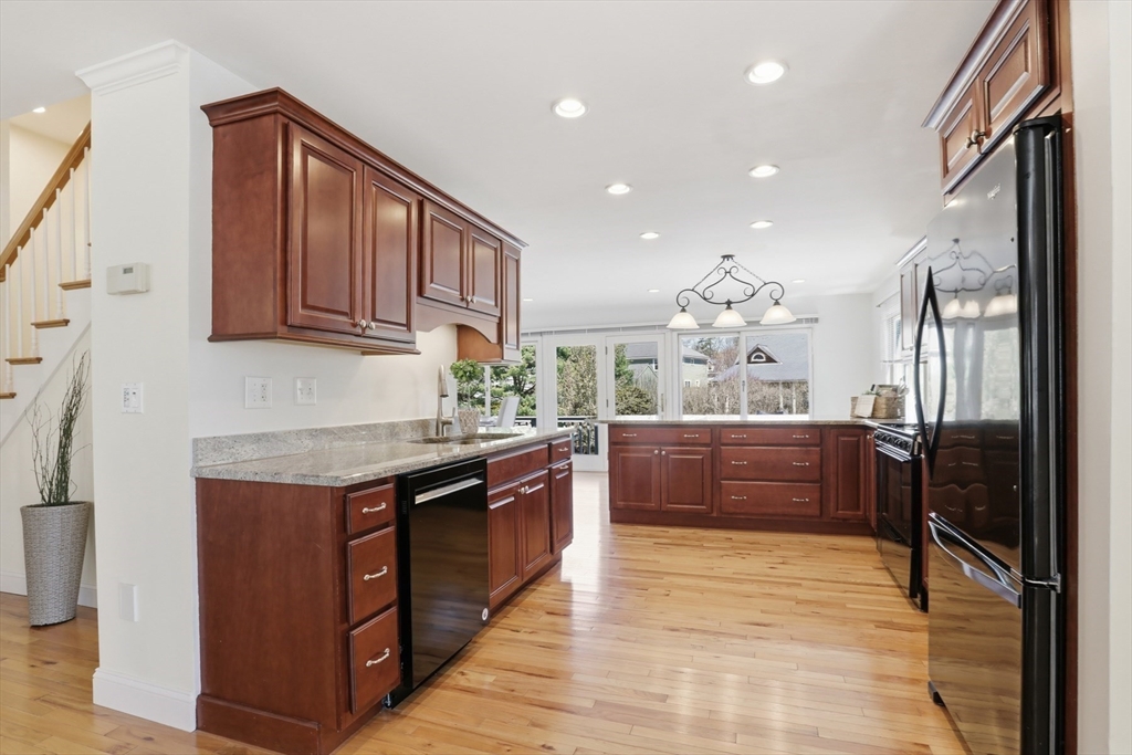 49 Pleasant Street Manchester, MA 01944 - Photo 10 of 34