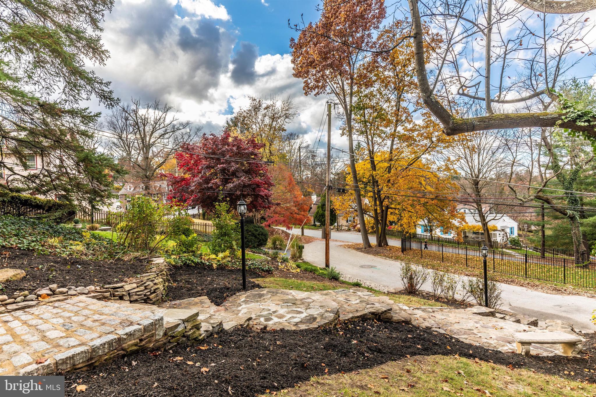 307 Harbison Road Wayne, PA 19087 - Photo 2 of 43