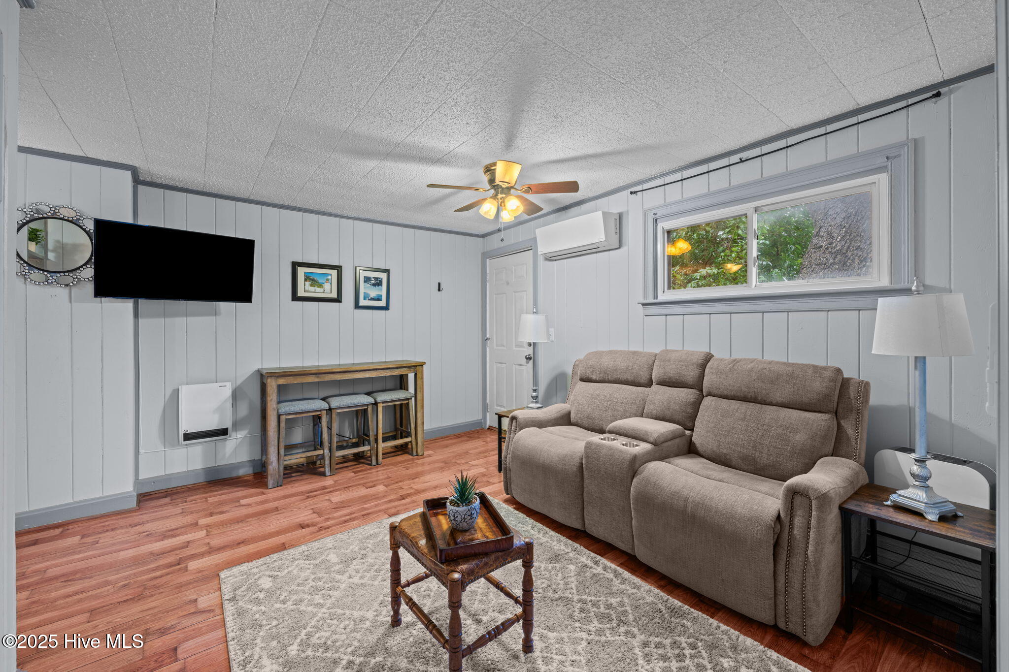 411 George Street, Unit 4 New Bern, NC 28560 - Photo 2 of 18 6-web-or-mls-DSC_2282