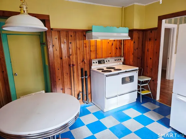 $1,900 | 22 Stillman Avenue, Stonington, CT 06379