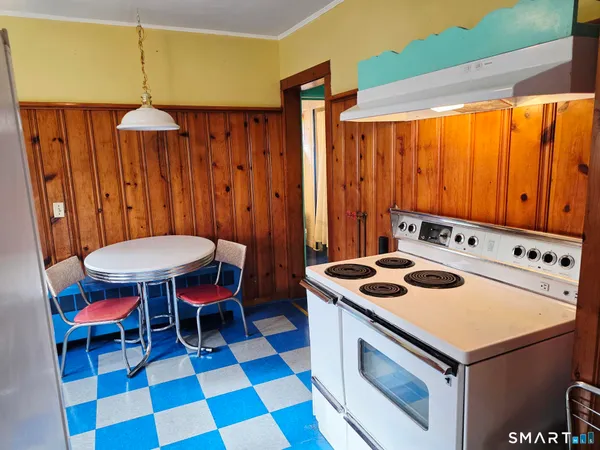 $1,900 | 22 Stillman Avenue, Stonington, CT 06379