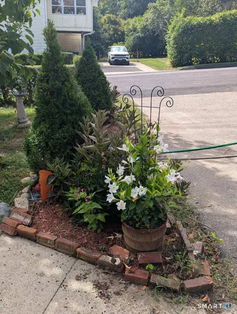 $1,900 | 22 Stillman Avenue, Stonington, CT 06379