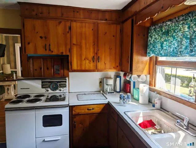 $2,000 | 22 Stillman Avenue, Pawcatuck, CT 06379