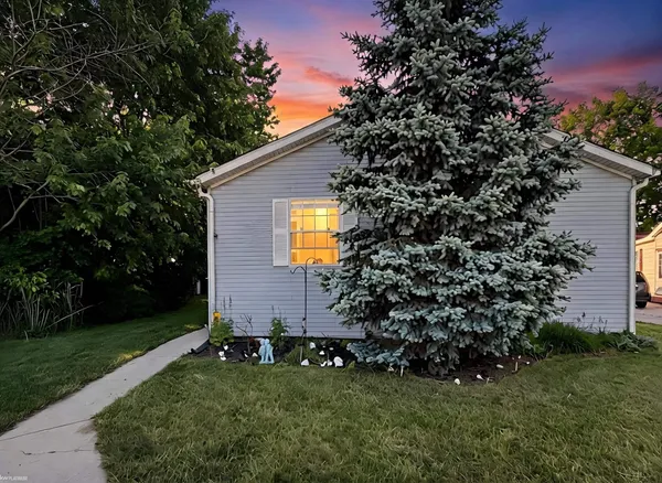 $87,000 | 21551 Clochette Drive, Macomb, MI 48044