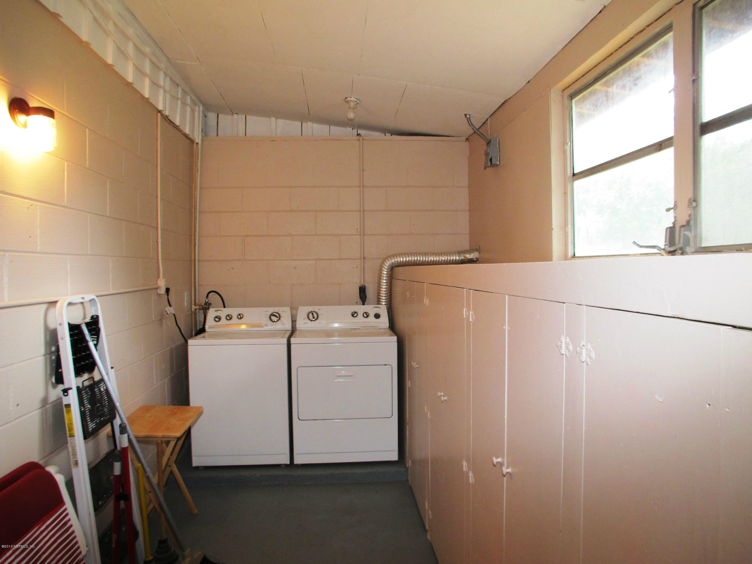 3827 Pizarro Road Jacksonville, FL 32217 - Photo 19 of 22 Laundry Room