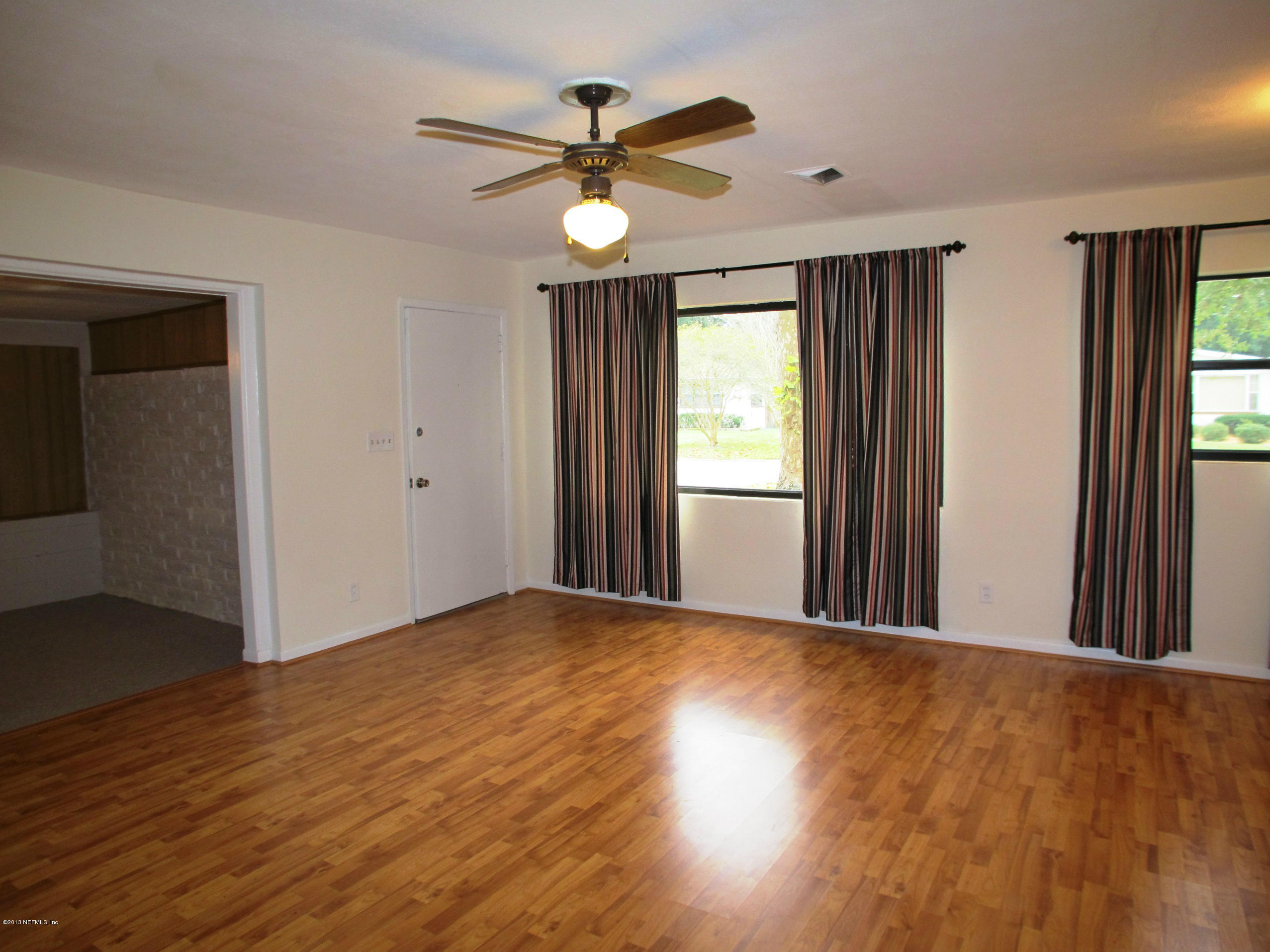 3827 Pizarro Road Jacksonville, FL 32217 - Photo 7 of 22 Living Room View 2