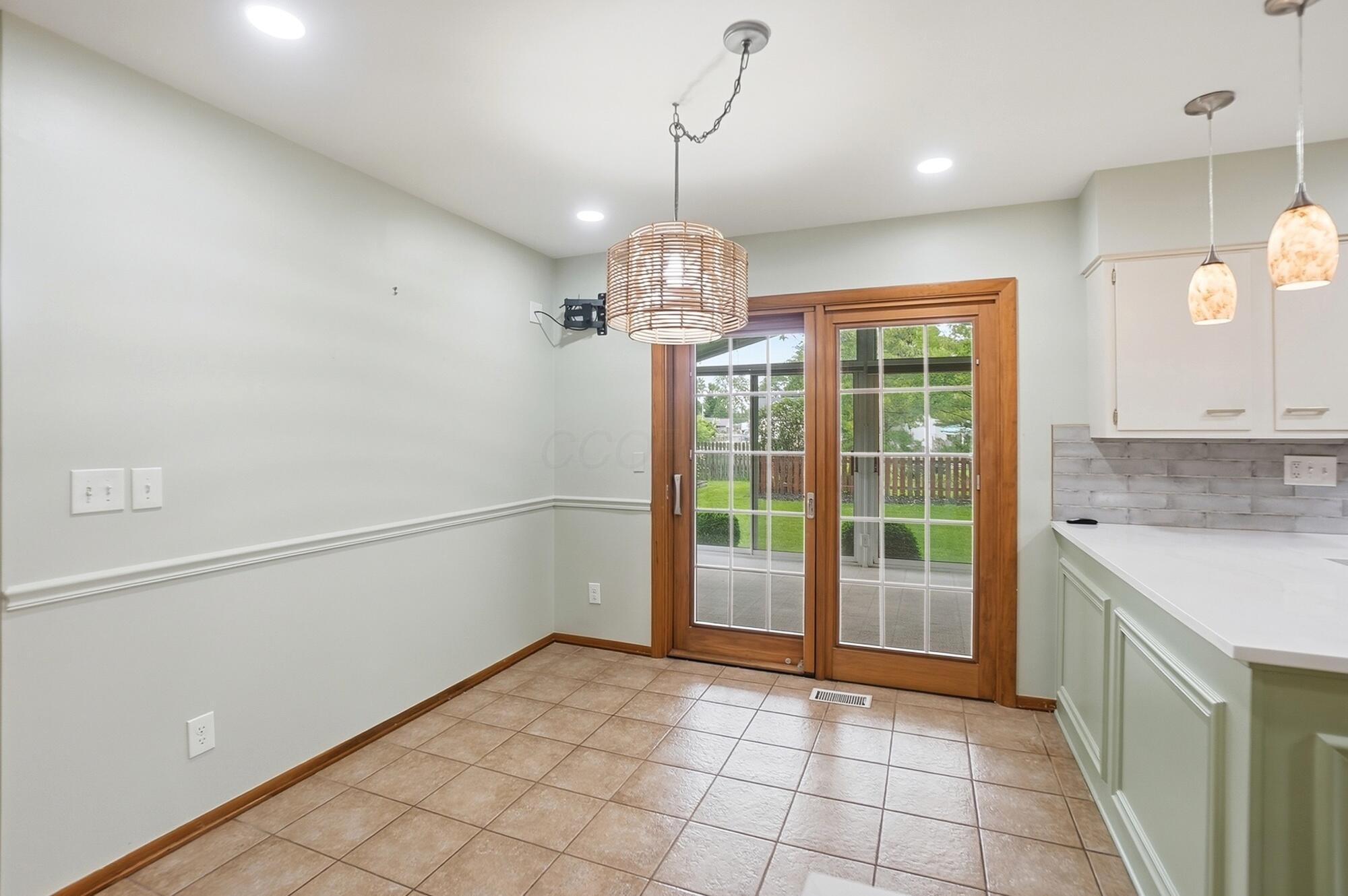 236 Drakewood Road Westerville, OH 43081 - Photo 12 of 55