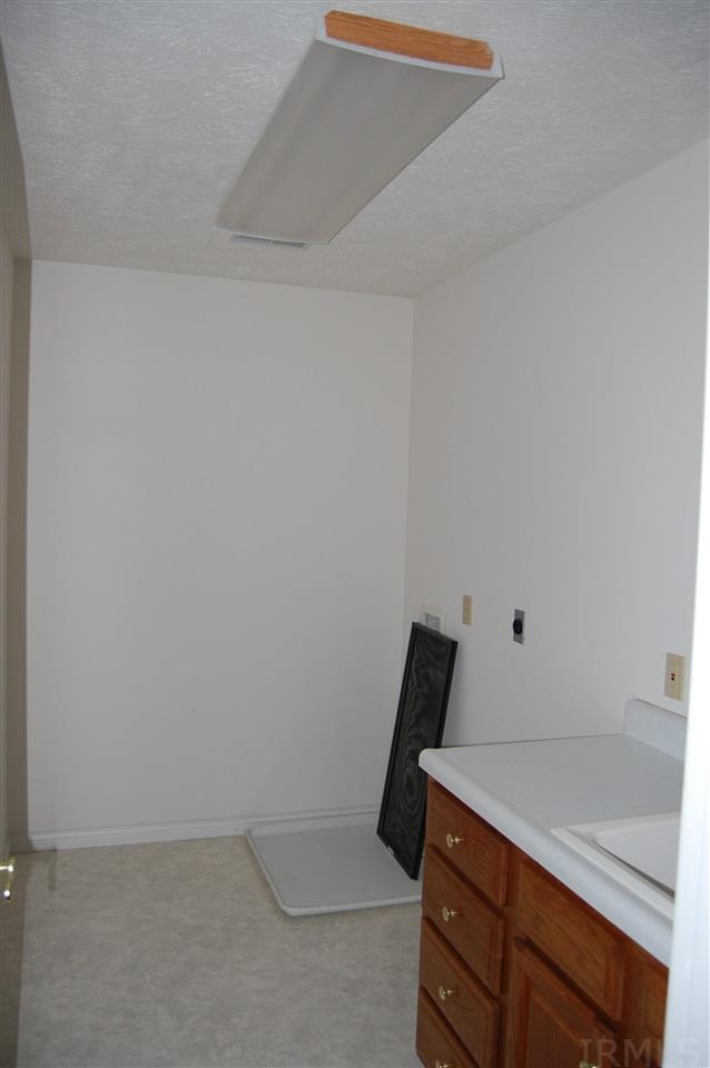 5208 West Keller Road Muncie, IN 47304 - Photo 12 of 14 Gallery Image 12