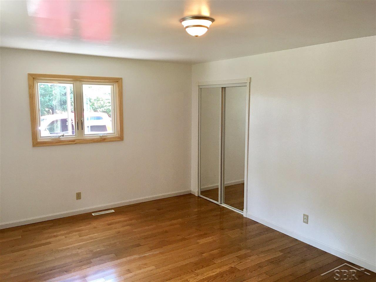 8261 Geddes Road Saginaw, MI 48609 - Photo 6 of 24 31327305-5.JPG