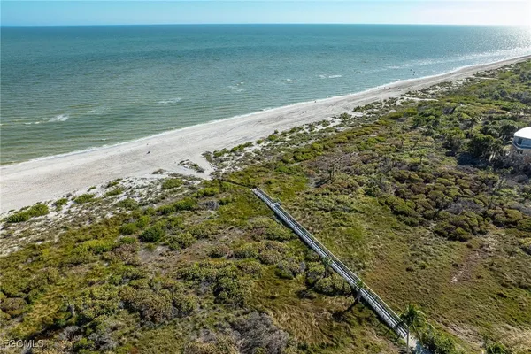 $18,200 | 424 Lagoon Drive, Sanibel, FL 33957