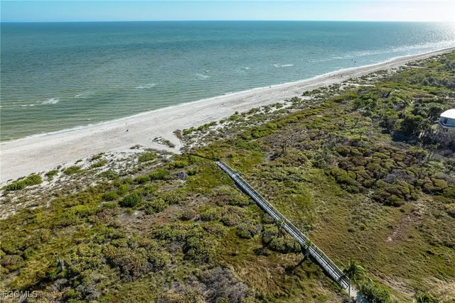 $18,200 | 424 Lagoon Drive, Sanibel, FL 33957