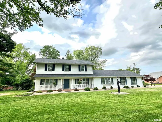 $217,900 | 1 Estate Drive, Centralia, IL 62801