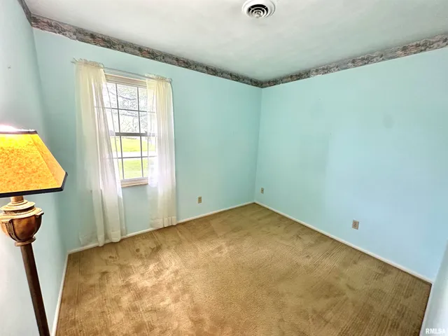 $217,900 | 1 Estate Drive, Centralia, IL 62801