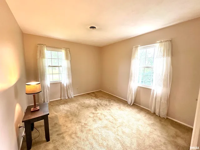 $217,900 | 1 Estate Drive, Centralia, IL 62801